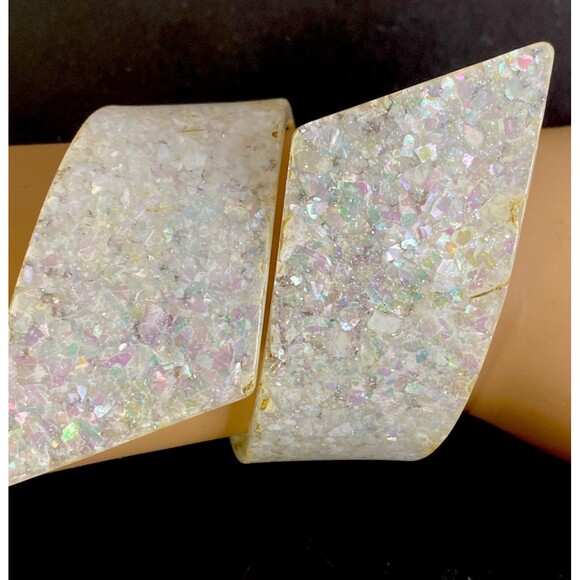 Retro MCM Lucite Iridescent Bold Bypass Crossover Clamper Art Deco Bracelet - Picture 2 of 8